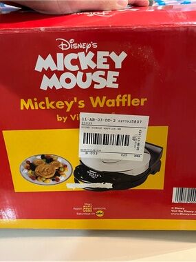 Disney Mickey's Waffler — RWaffle Maker by Villaware